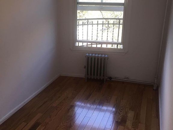 2nd image of 28 Joralemon St