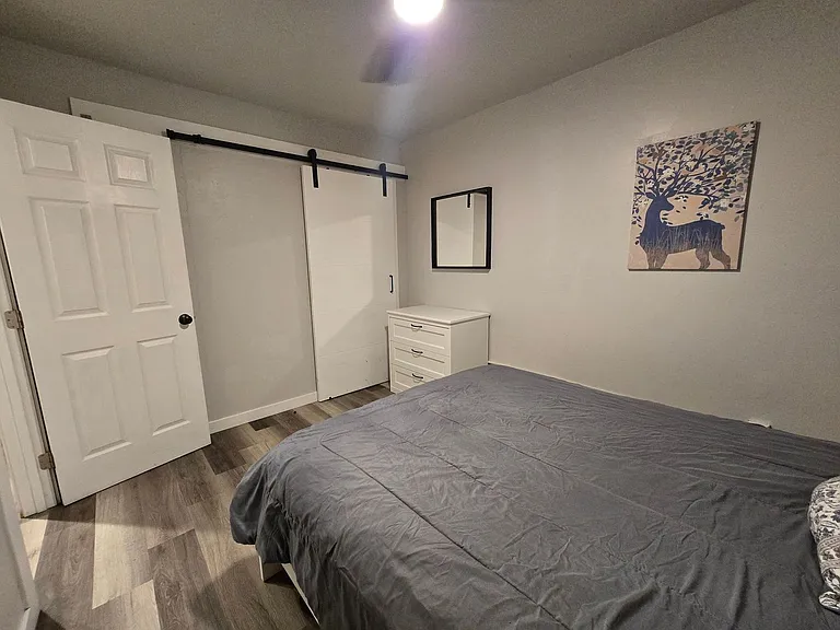 715 S Laguna Ave — Photo 12