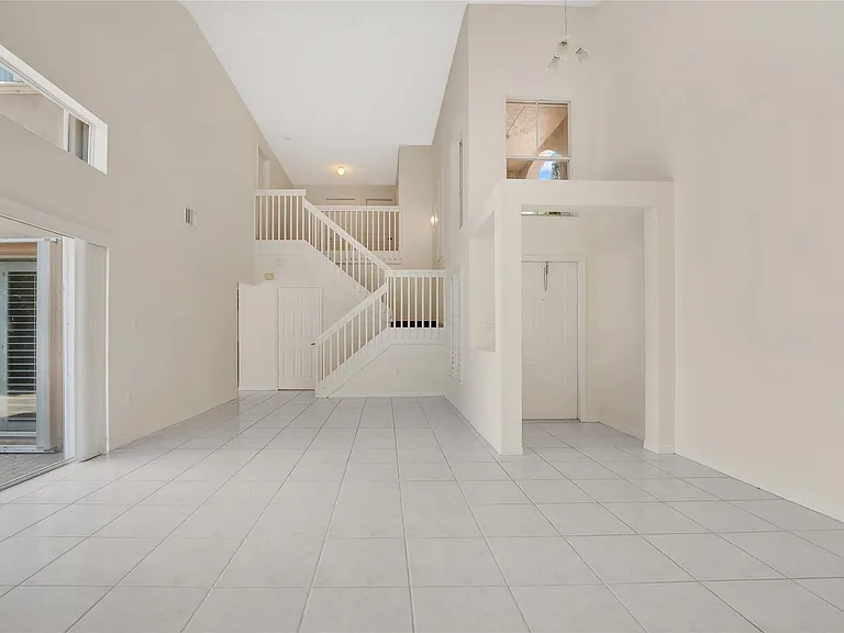 1840 Sweetbay Way — Photo 7
