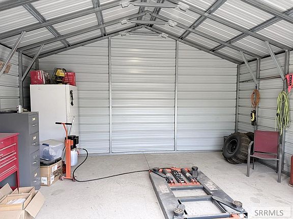 4th image of 232 Arco Ave