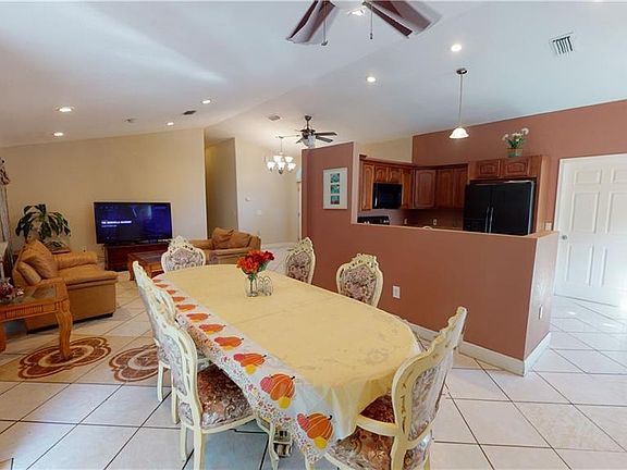 3rd image of 4908 Red Bay Dr