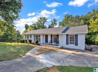 301 Mountain Dr, Trussville, AL 35173