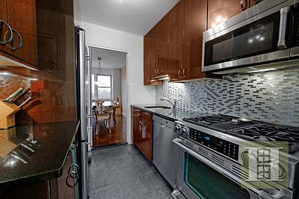 3rd image of 4555 Henry Hudson Pkwy APT 707
