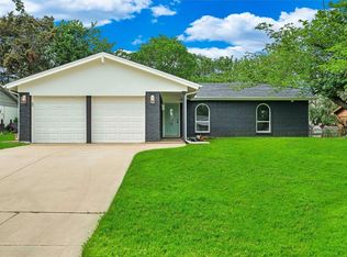 7425 Beaty St, Fort Worth, TX 76112