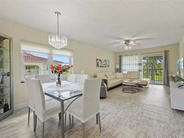 1055 Forest Lakes DR #E210, NAPLES, FL 34105