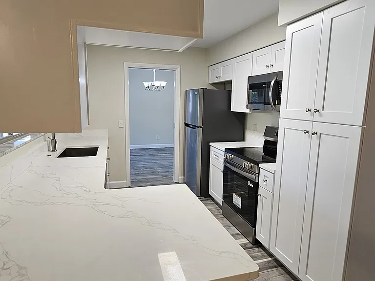 1329 Fairfield Dr — Photo 33