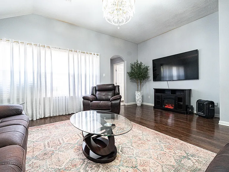 10306 Gerlach St — Photo 7