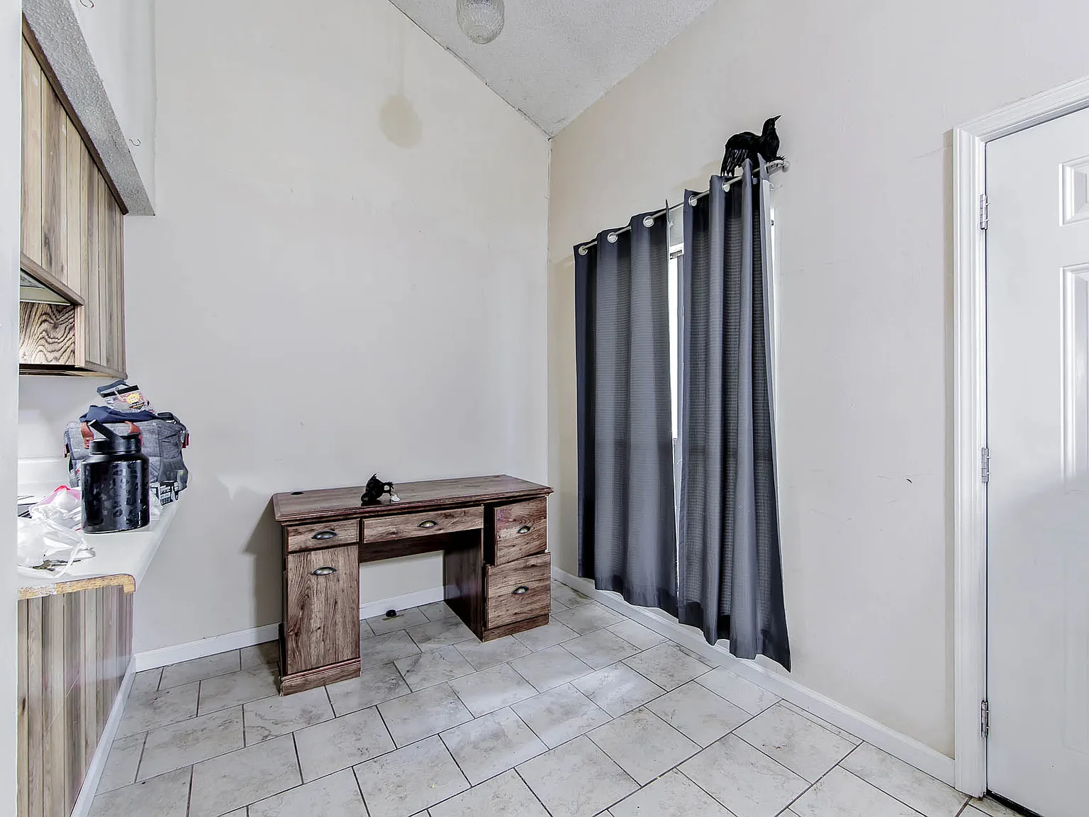 1300 Louise st — Photo 3