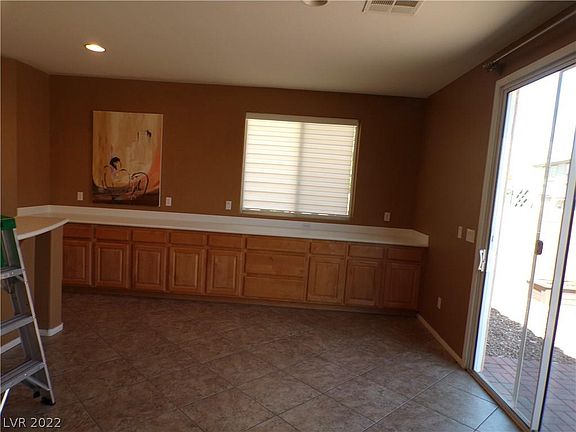 3rd image of 1065 Ambrosia Dr