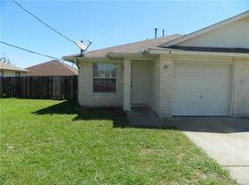 2221 Creekside Ln, Georgetown, TX