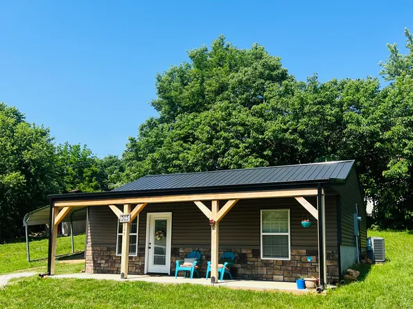 303 S Church Street, Stockton, MO 65785