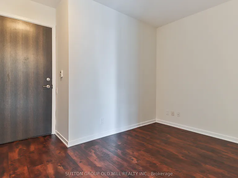105 The Queensway #2516 — Photo 18