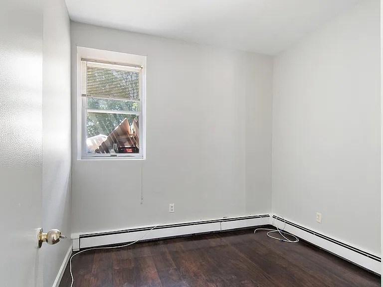 118 Maple Ave #1 — Photo 7