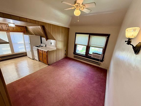 3rd image of 1041 7th St APT 402
