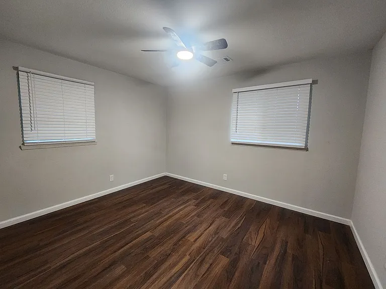 2939 Gleason Ave — Photo 13