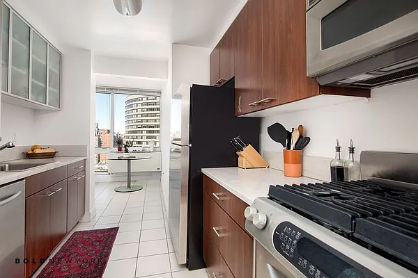 Rented by Bold New York | media 11