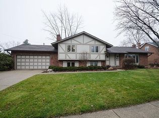 2134 Ascot Rd, Ann Arbor, MI 48103