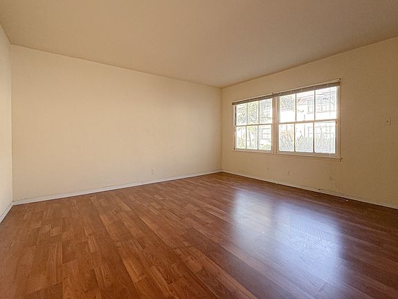 4th image of 2032 S Delaware Ave #2038A