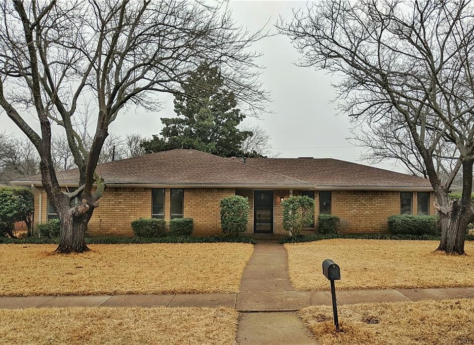 1st image of 428 Riverwood Dr
