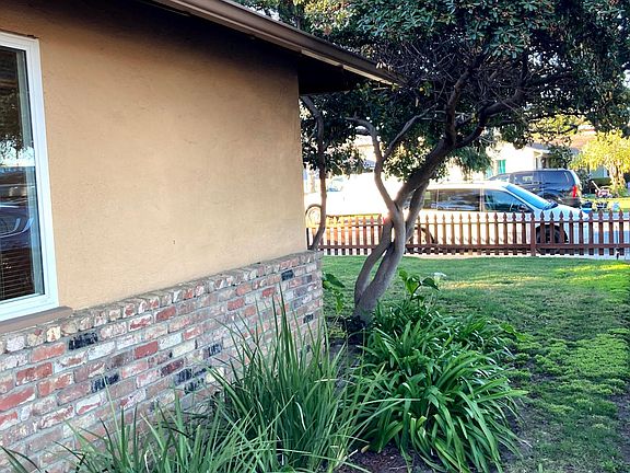 5th image of 2126 Lynnhaven Dr