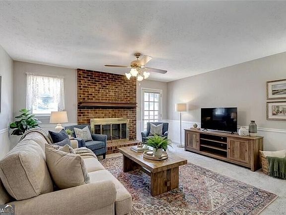 5th image of 2926 Elizabeth Ln