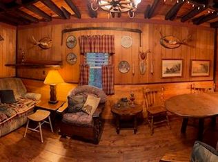 152 Pine Flats Rd, Dingmans Ferry, PA 18328