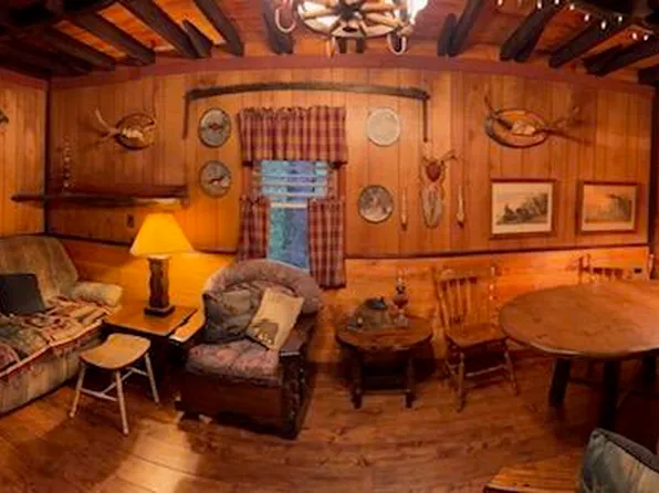 152 Pine Flats Rd, Dingmans Ferry, PA 18328