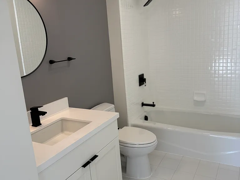 300 Linden St #1 — Photo 2