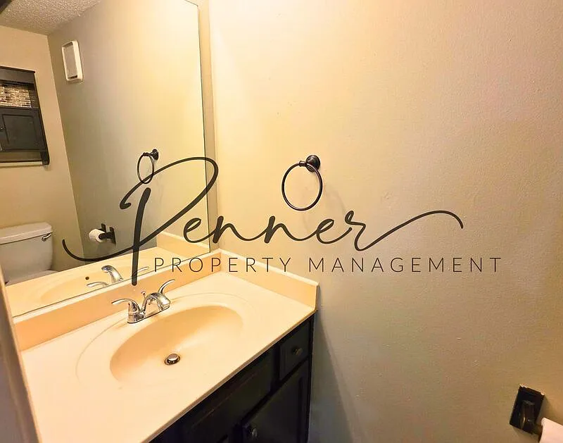 2 bed, 1.5 bath, 1310 sqft, $1,295 — Photo 4