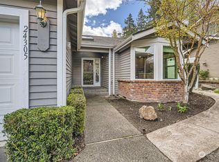 24305 SE 41st Pl #12, Issaquah, WA 98029
