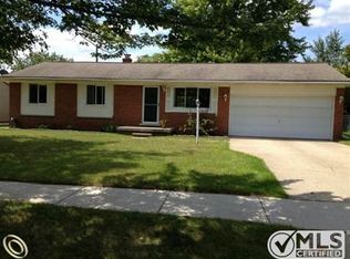 1427 Jeffwood Dr, Waterford, MI 48327