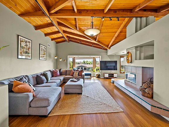4th image of 141 Helen Way
