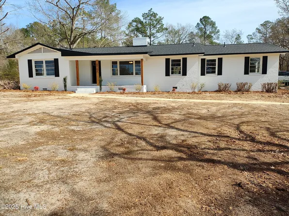 2702 Ballpark Road, Eastover, NC 28312