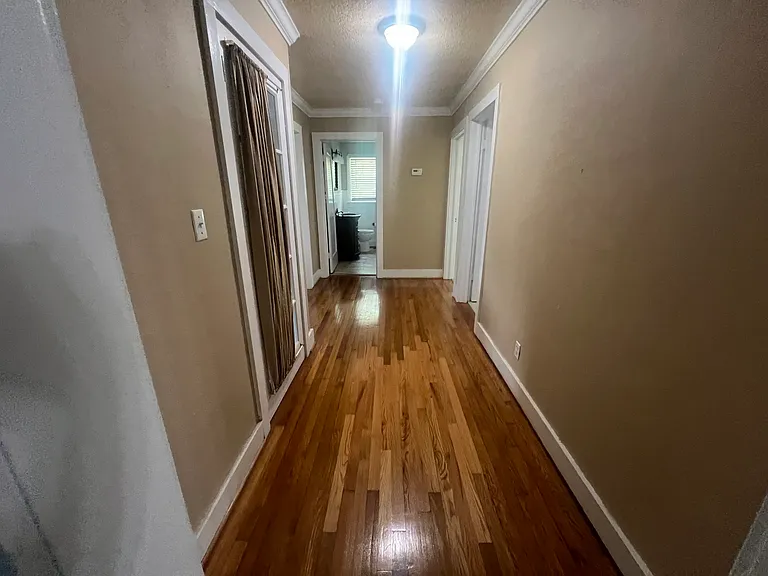401 Crest St — Photo 4