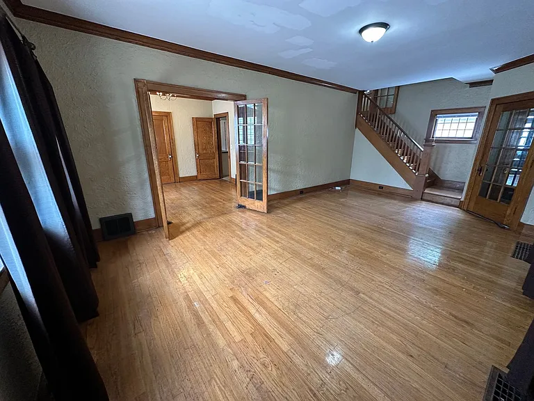 915 Veto St NW — Photo 3