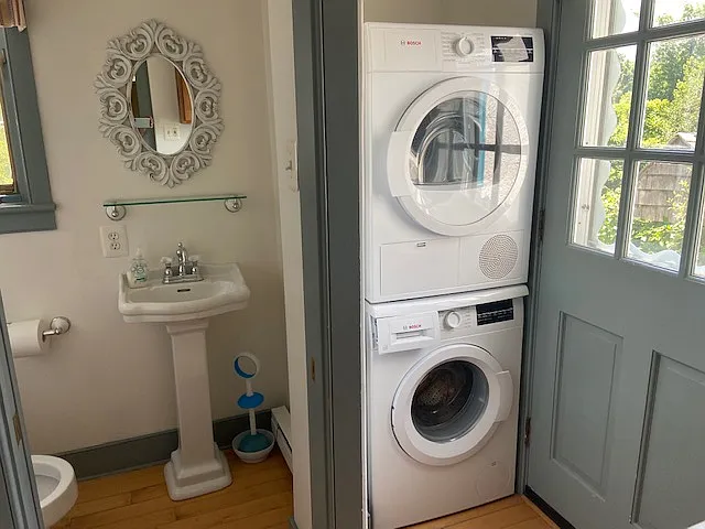 Main FL 1/2 bath and laundry