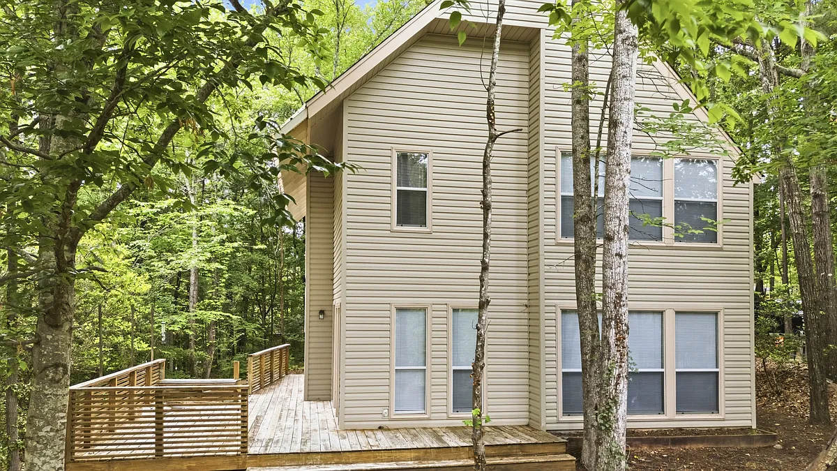 Building Photo - 379 Butternut Dr