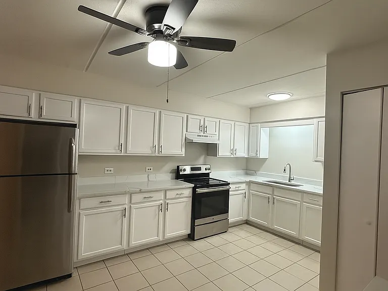 221 E Plainfield Rd #8 — Photo 2