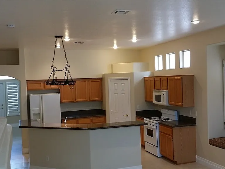 1125 Coral Rainbow Ave #1125 — Photo 3