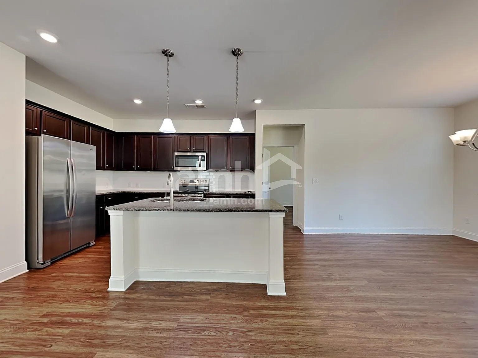 4 bed, 2.5 bath, 2091 sqft, $2,615 — Photo 4