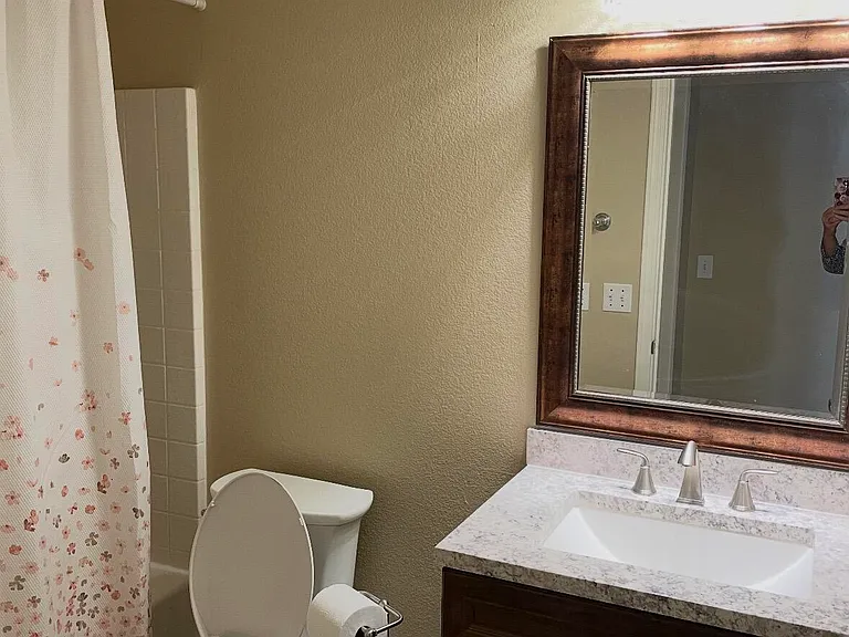 2463 E Springfield Pl — Photo 7