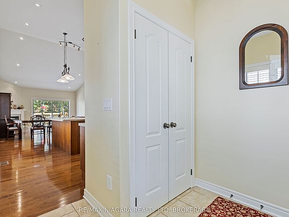 5th image of 1398 Pelham St #33