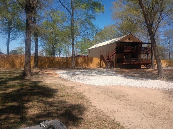 738 Old Pin Oak Rd #D
