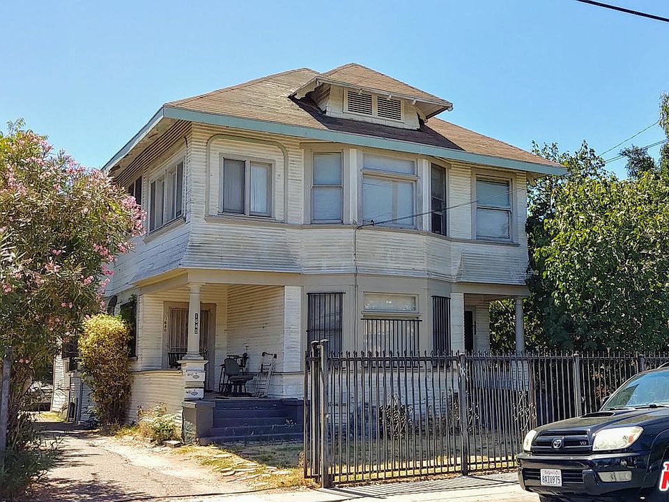 1st image of 1640 W 12th Pl