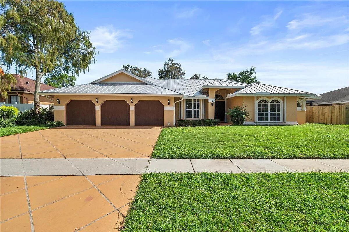 5 bed, 3.5 bath, 2821 sqft, $6,500 — Photo 1