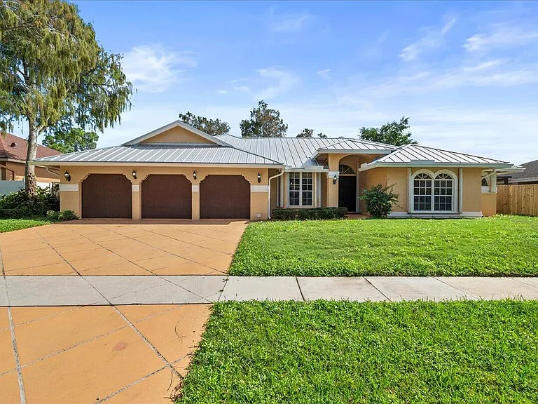 13557 Northumberland Cir — Photo 1