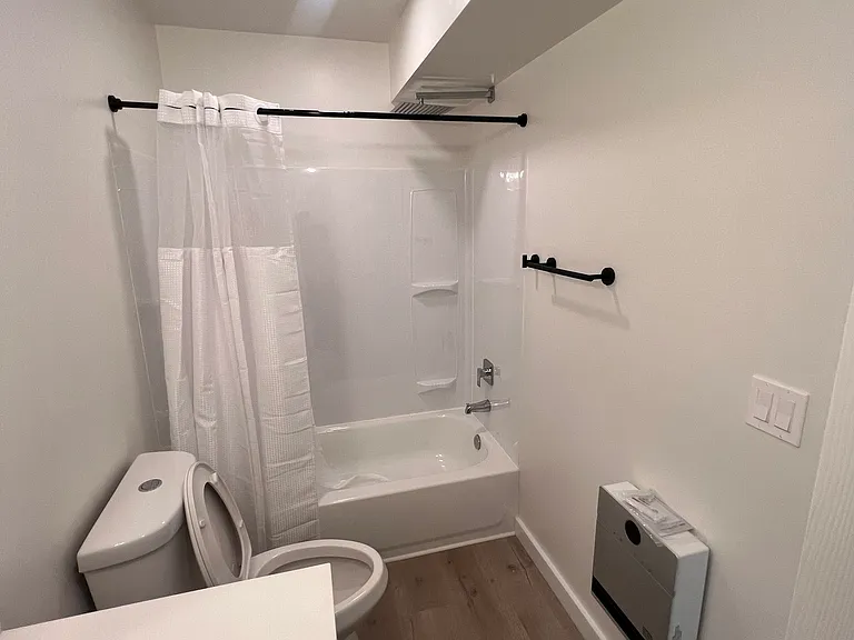 411 N 21st St #202 — Photo 16