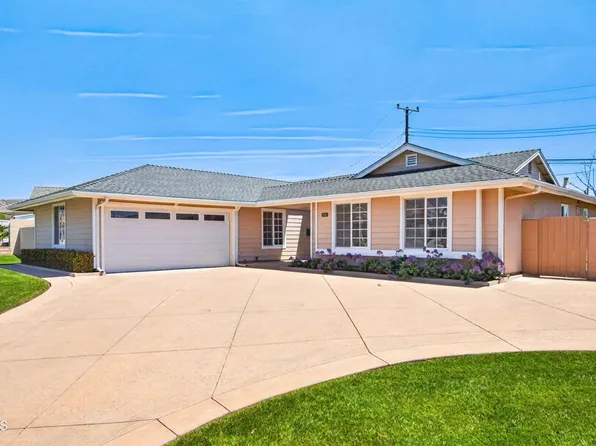 1076 Beechwood St, Camarillo, CA 93010