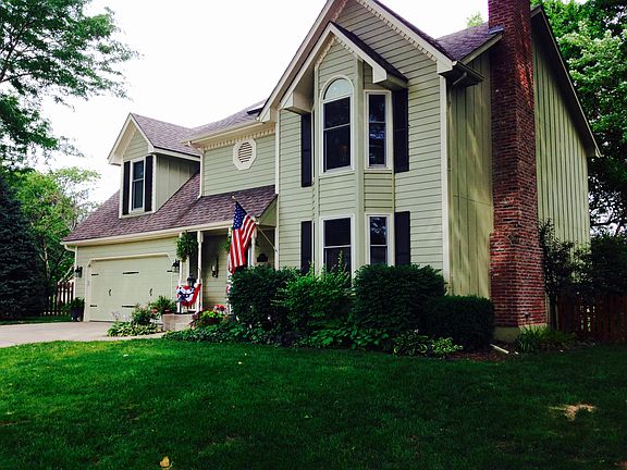 3rd image of 1208 NW Oak Lawn Ct