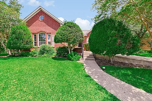 2404 Cliffs Edge Dr Photo 1